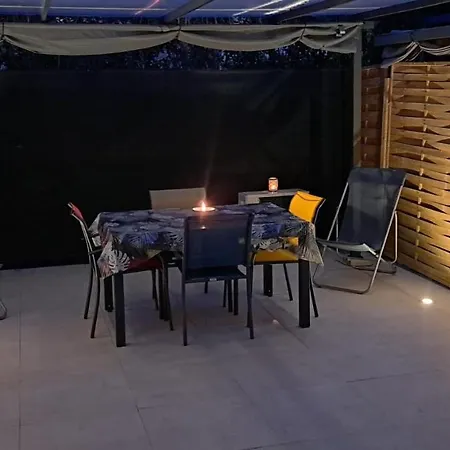 Le Cap D'agde, Beija Flor, Tres Proche Village Naturiste, 2 Mn A Pied, Un Coin De Detente Dans La Pinede, Wifi Gratuit Agde