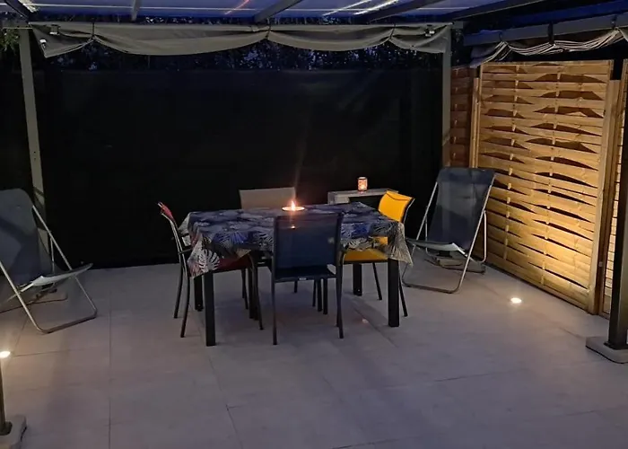 Le Cap D'agde, Beija Flor, Tres Proche Village Naturiste, 2 Mn A Pied, Un Coin De Detente Dans La Pinede, Wifi Gratuit Agde